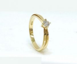 Anel Solitário 4 garras ouro amarelo 18K com 1 Diamante de 20pts