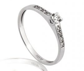 Anel Solitário ouro branco 18K com 9 Diamantes com 10pts